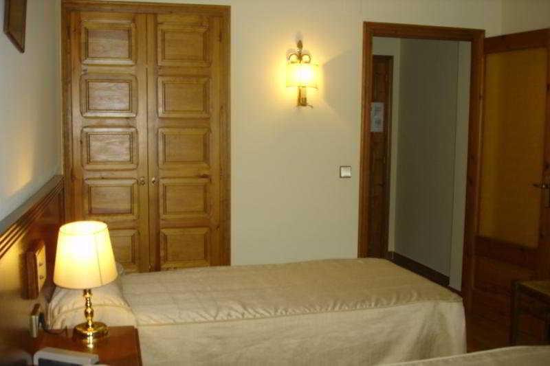 Hotel Santa Barbara De La Vall D'Ordino Exterior foto